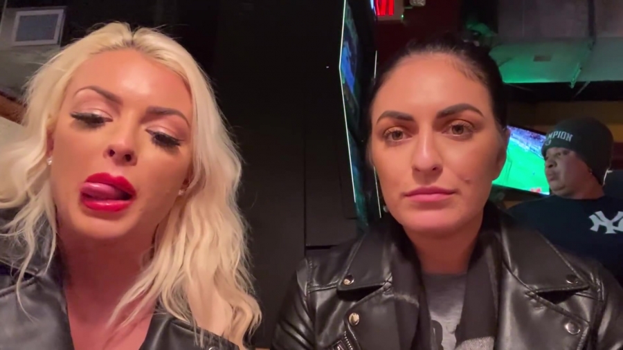 CHICKEN_WINGS_212121_____MANDY_ROSE___SONYA_DEVILLE___WWE_495.jpg