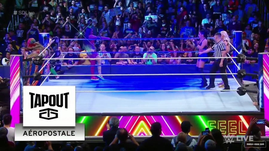 WWE_SmackDown_Live_2018_11_20_720p_HDTV_x264-NWCHD_mp4_003427794.jpg