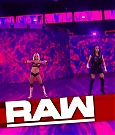 WWE_Monday_Night_Raw_2018_04_16_720p_HDTV_x264-NWCHD_mp4_005500506.jpg