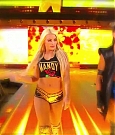 WWE_SmackDown_Live_2019_01_01_720p_HDTV_x264-NWCHD_mp4_002047889.jpg