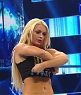 WWE_SmackDown_Live_2019_01_01_720p_HDTV_x264-NWCHD_mp4_002086761.jpg